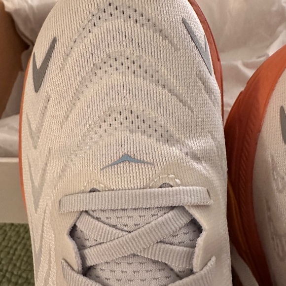 Arahi 6 Hoka everyday running shoe 1123195 - Picture 2 of 10